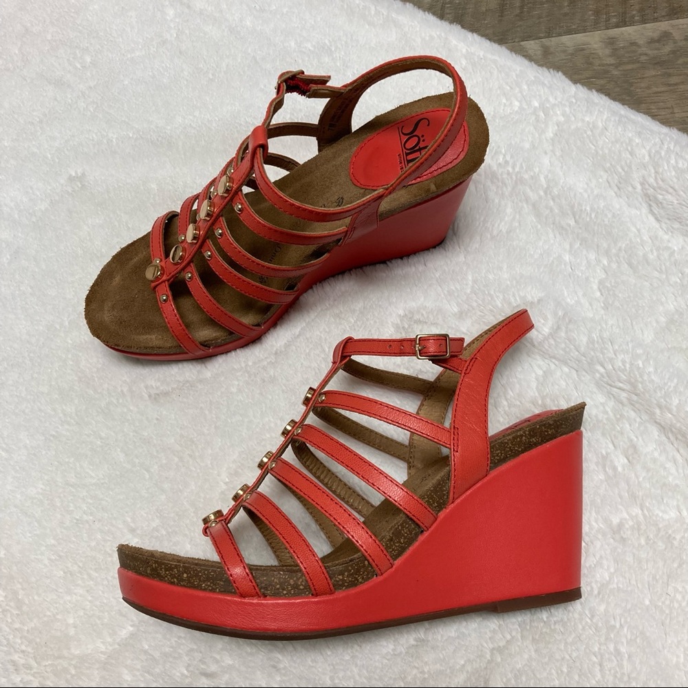 SOFFT Cassie Coral sandals wedge leather heels size 7